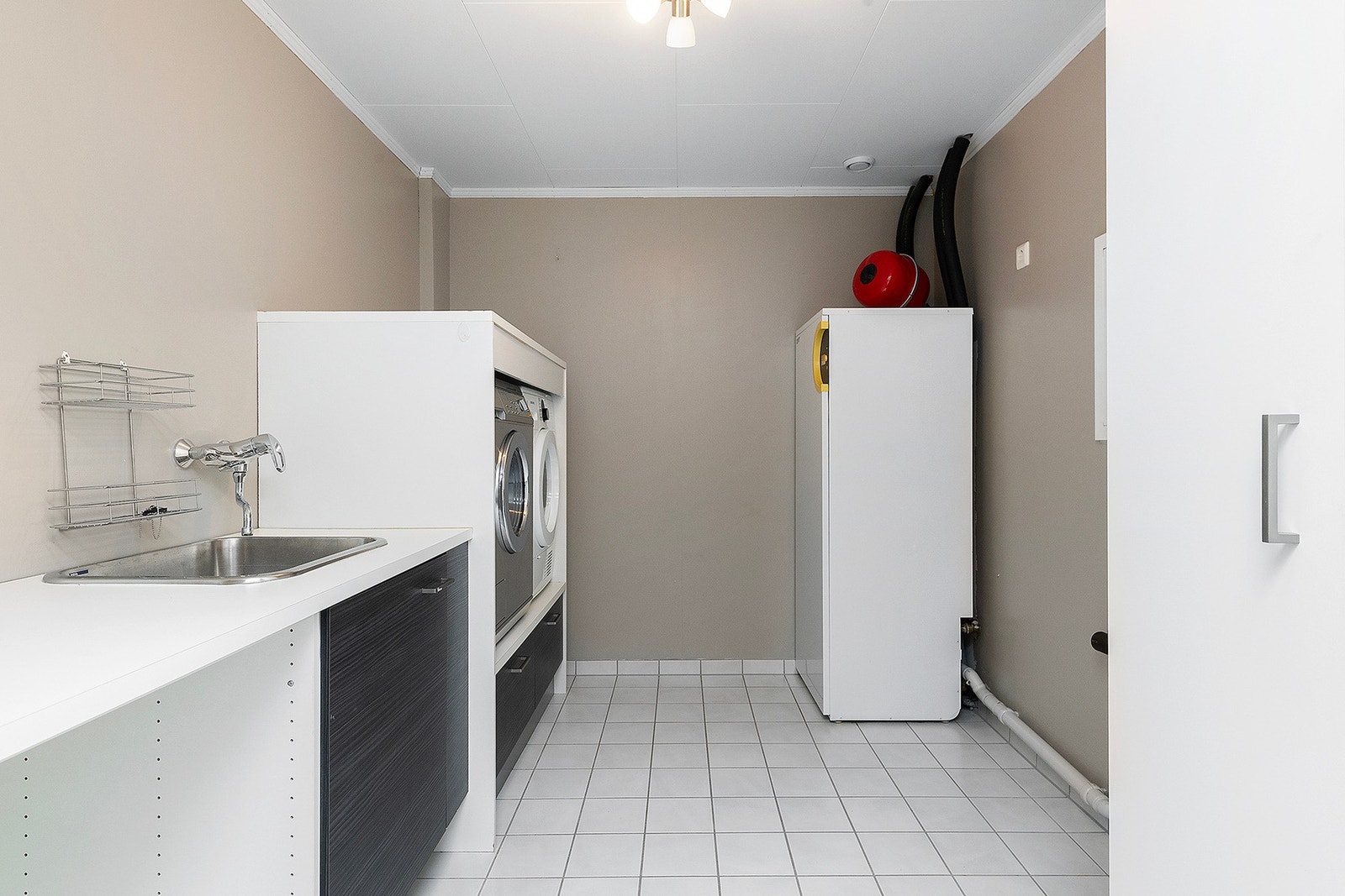 Vaskerom i underetasje. Galleribilde