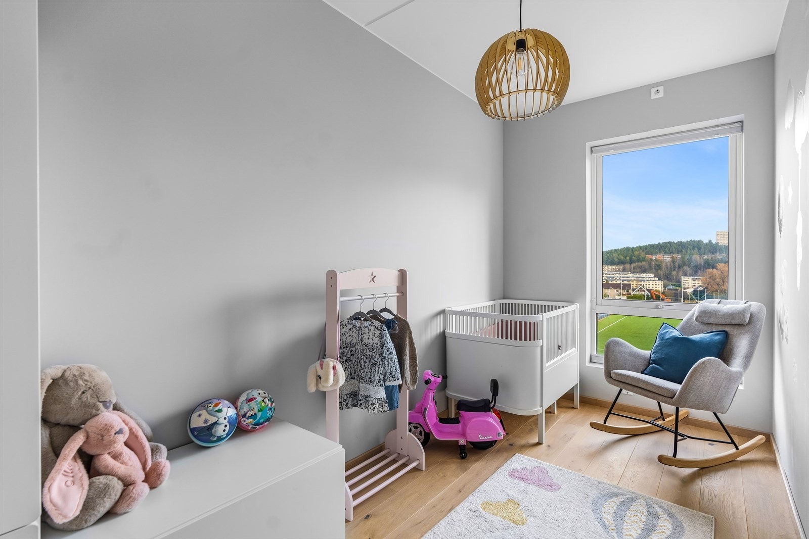 Soverom nr. 2 fungerer ypperlig som barnerom, gjesterom eller kontor - her er mulighetene mange. Galleribilde