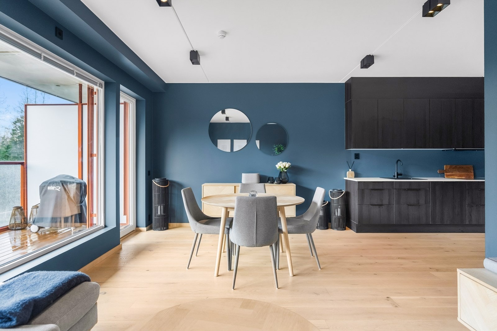 I tillegg er det utgang til en vestvendt balkong. Galleribilde