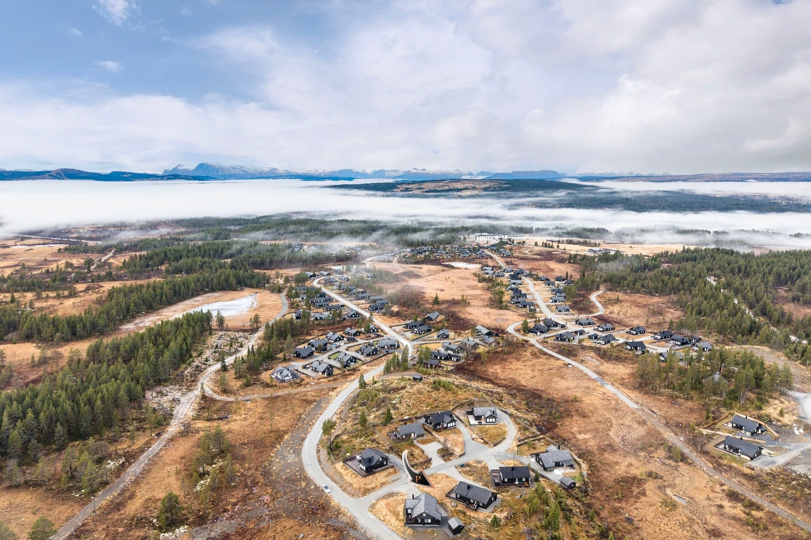 Hytta befinner seg i et attraktivt område med flere aktivitetsmuligheter i området. Galleribilde