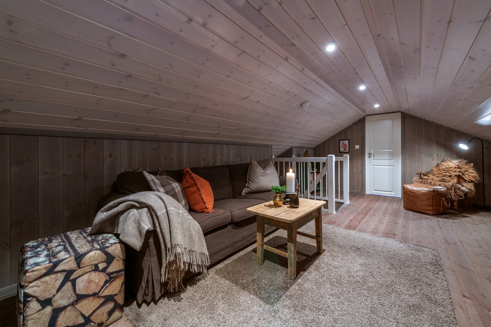 Hems med plass til en sofagruppe. Galleribilde