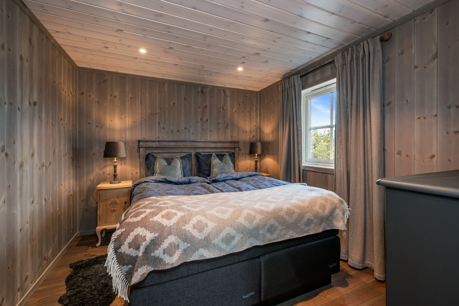 Hytta har tre soverom. Soverom 1. Galleribilde