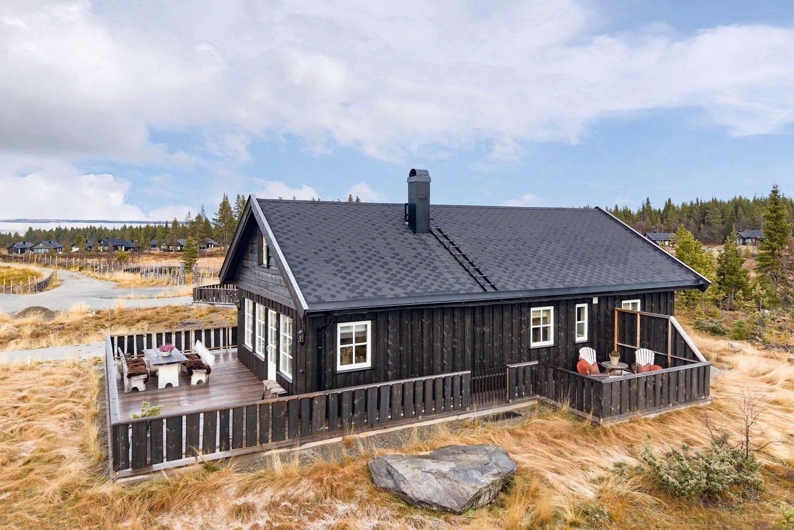 En trivelig hytte på Sanderstølen. Galleribilde