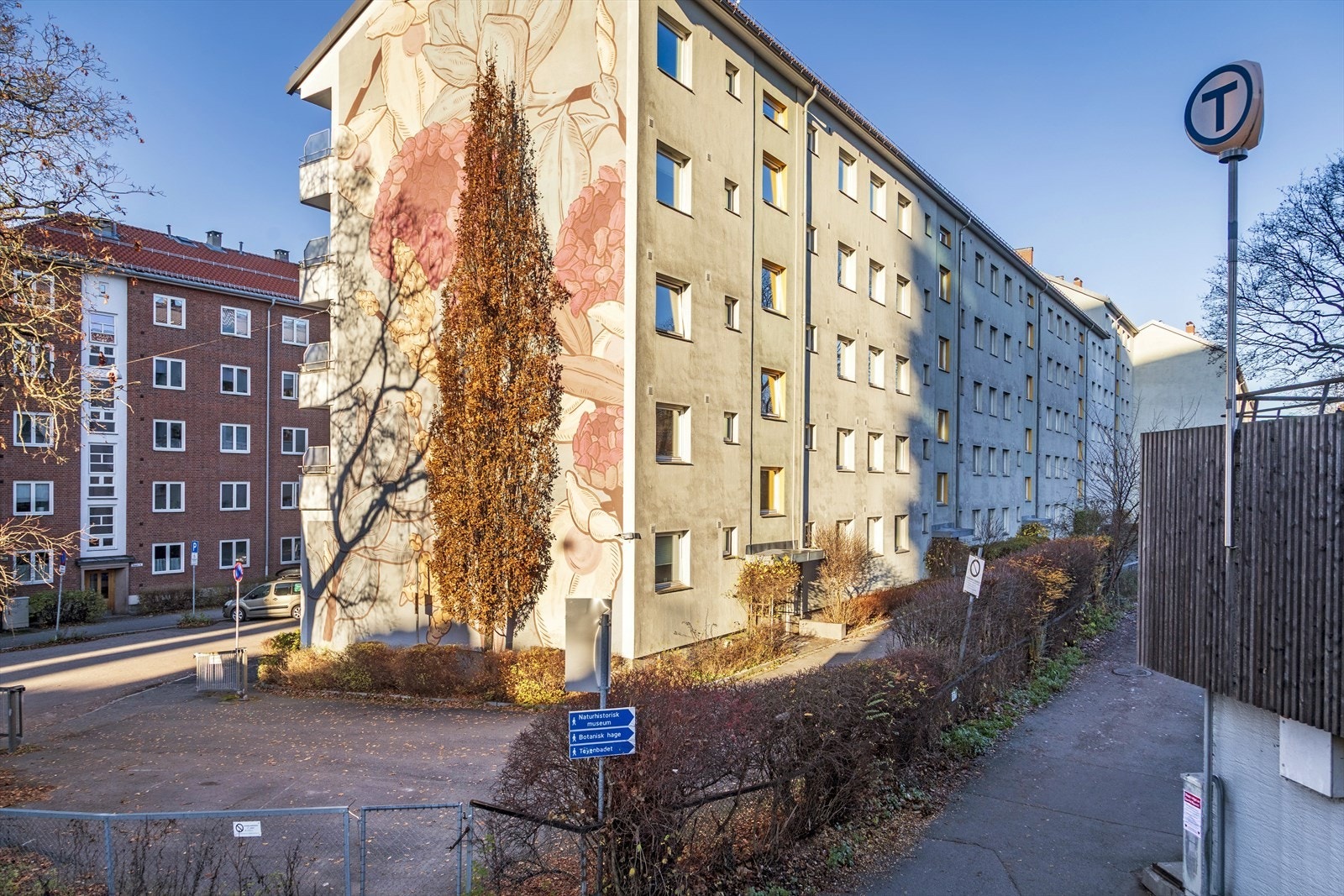 Fasade - umiddelbar nærhet til t-bane Galleribilde