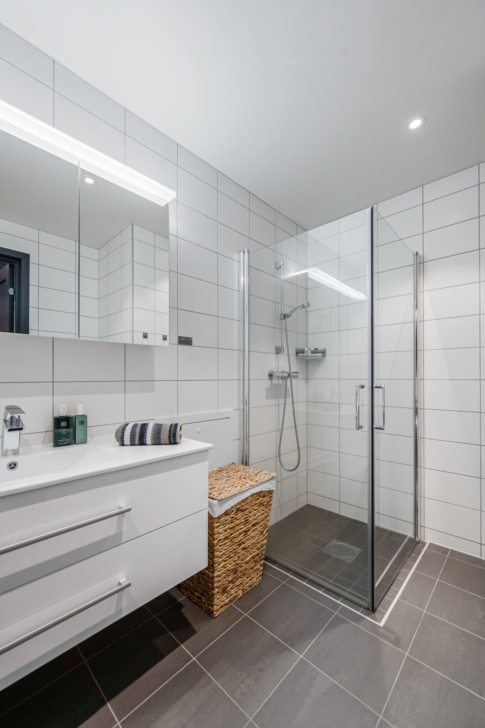 Oppvarming via elektrisk gulvvarme. Galleribilde