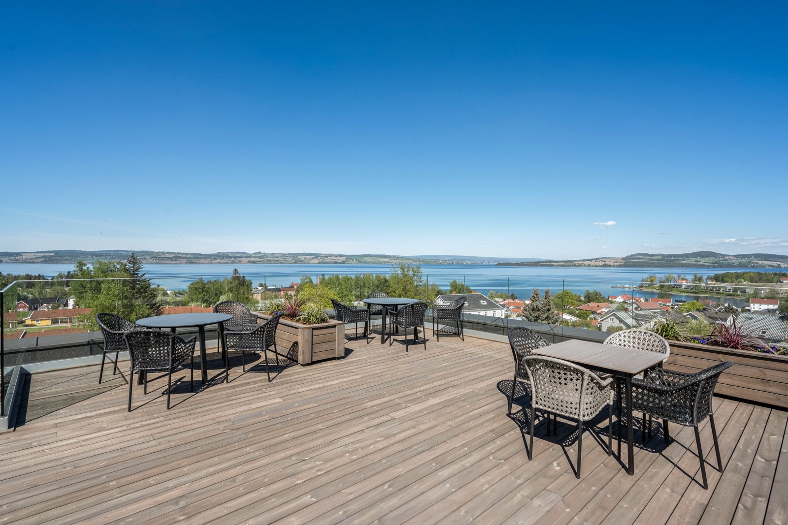 I tillegg til den private takterrassen, finnes en felles takterrasse som deles med andre beboere Galleribilde