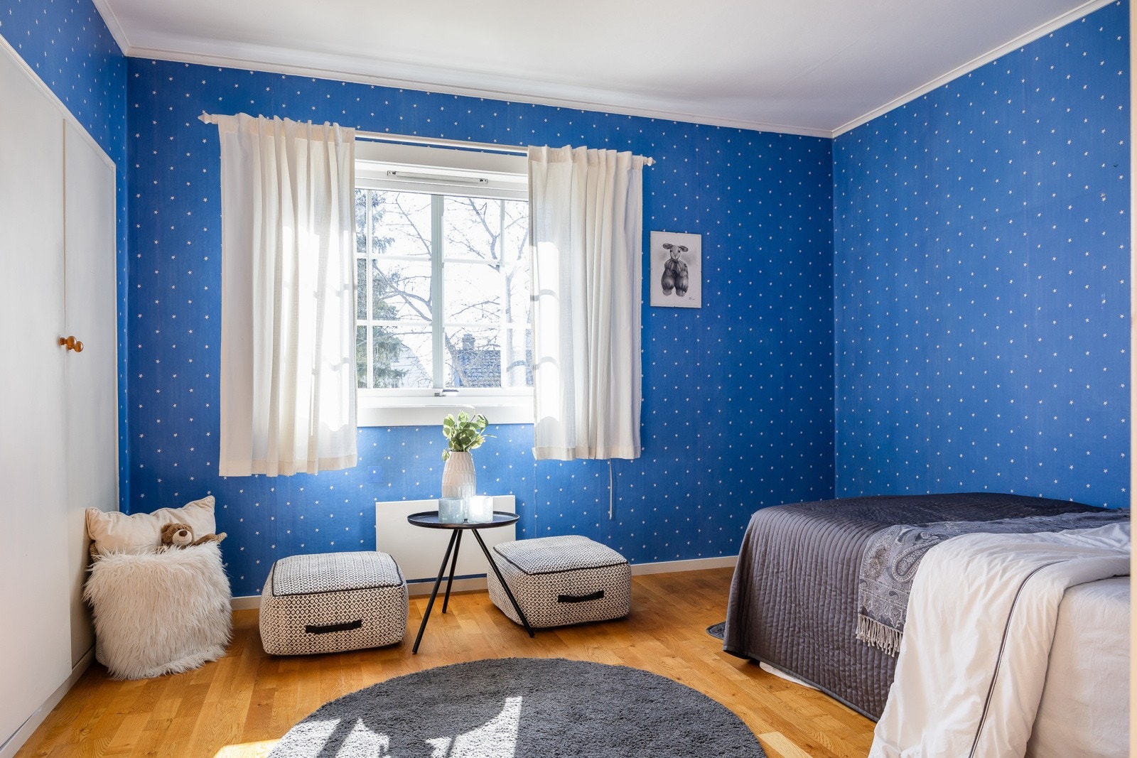 I boligens andre etasje finner du tre lyse og innbydende soverom, med størrelse fra 11,5 - 20 kvm, alle med god plass og en behagelig atmosfære. Galleribilde