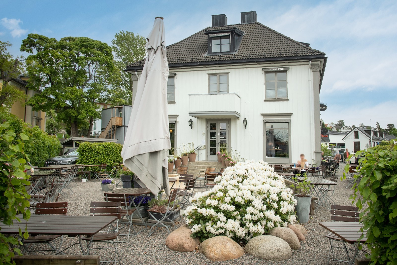 Kort gangavstand til Holtet med Åpent bakeri, apotek og Best Helse mm. Galleribilde