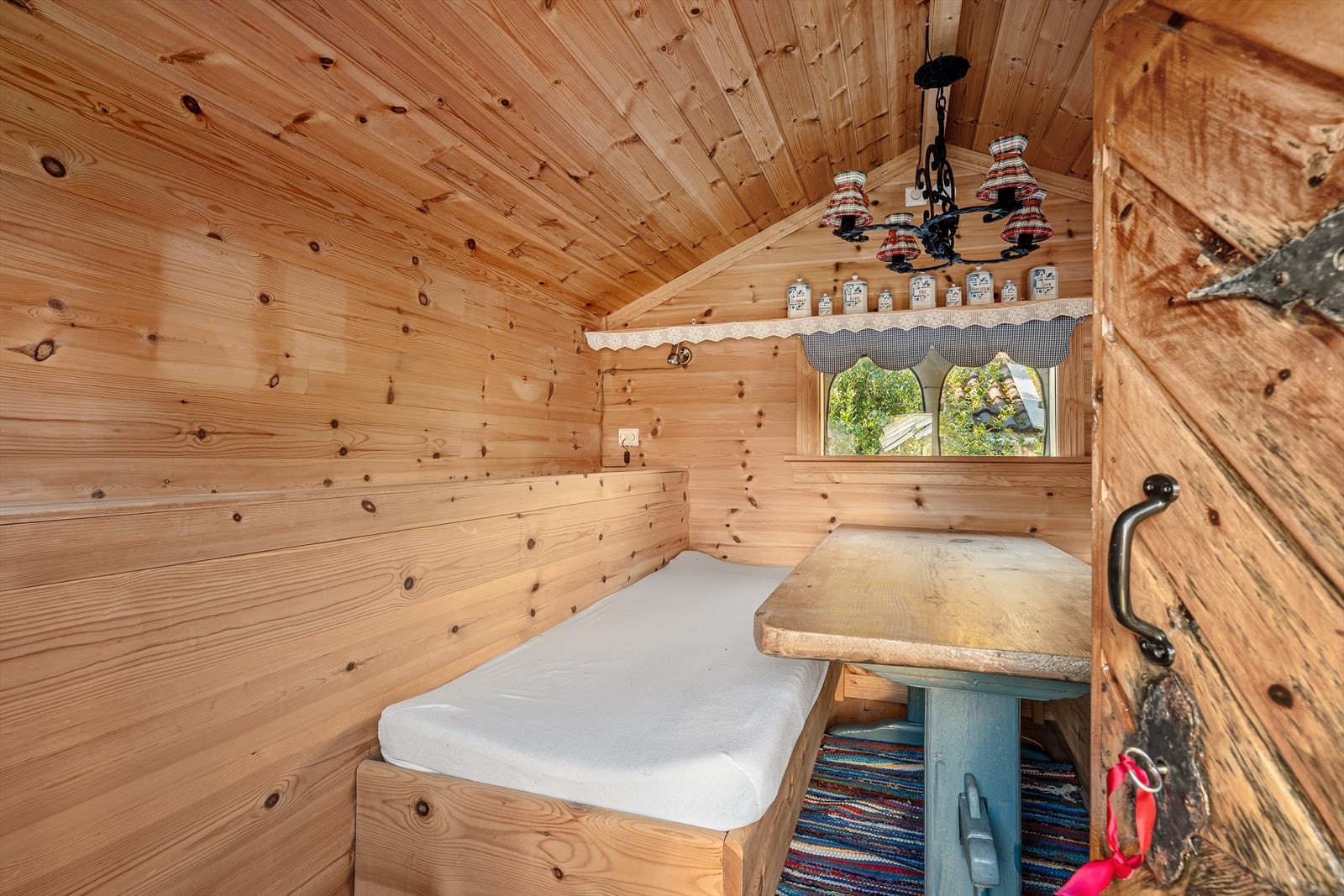 - Stabburet måler 6m² - Galleribilde