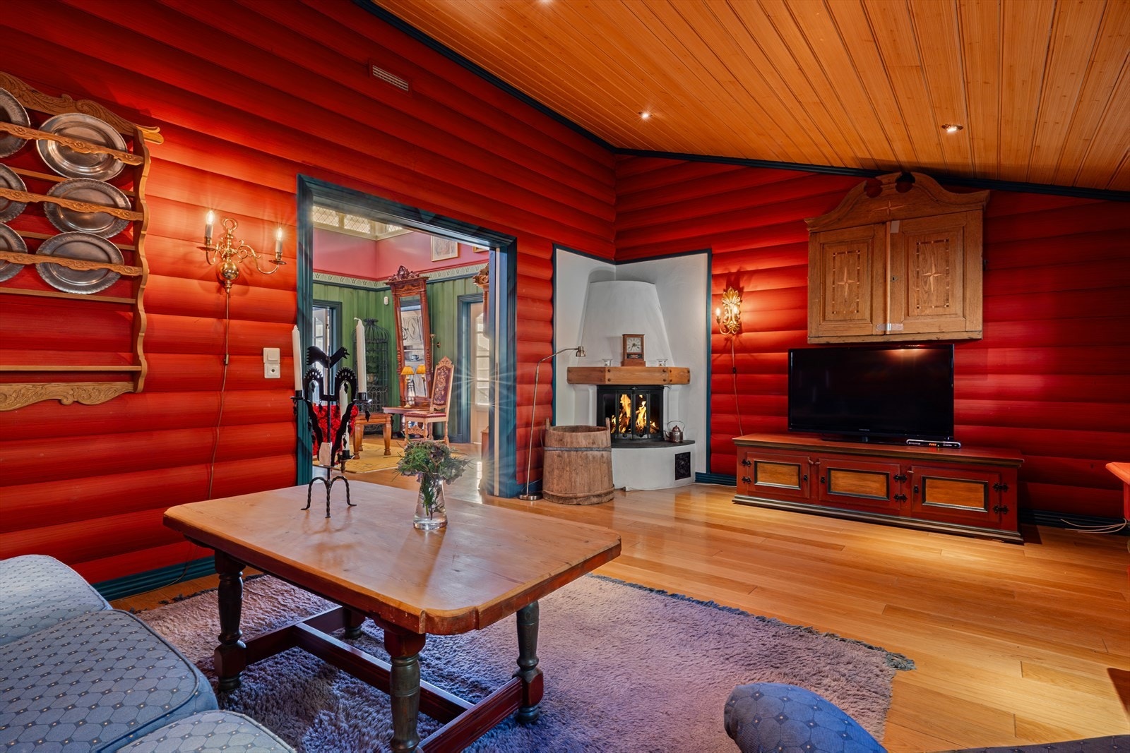 - Nyt fredagskvelden i sofakroken med fyr i peisen og en magisk atmosfære - Galleribilde