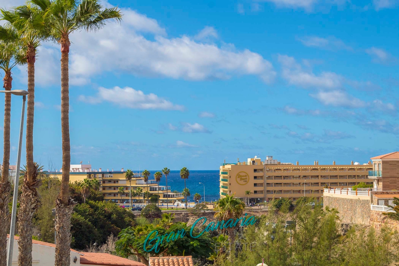 Utsikt ned mot Arguineguin og havet Galleribilde