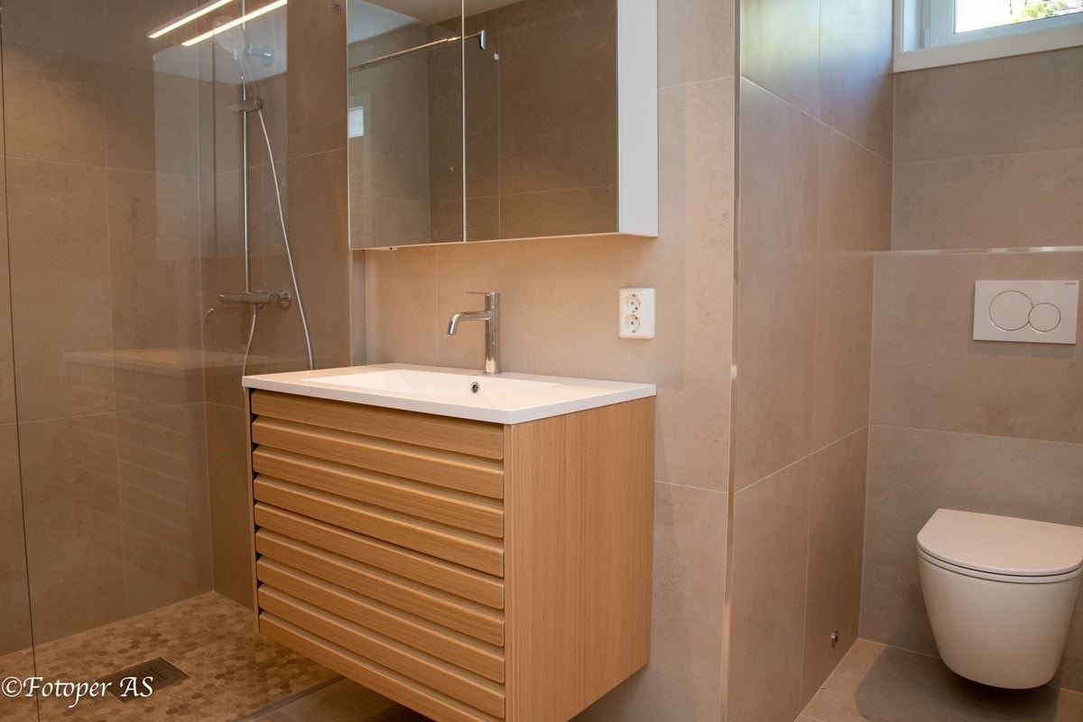 Baderomsinnredningen er selvsagt også ny i forbindelse med oppgraderingen av badet. Galleribilde