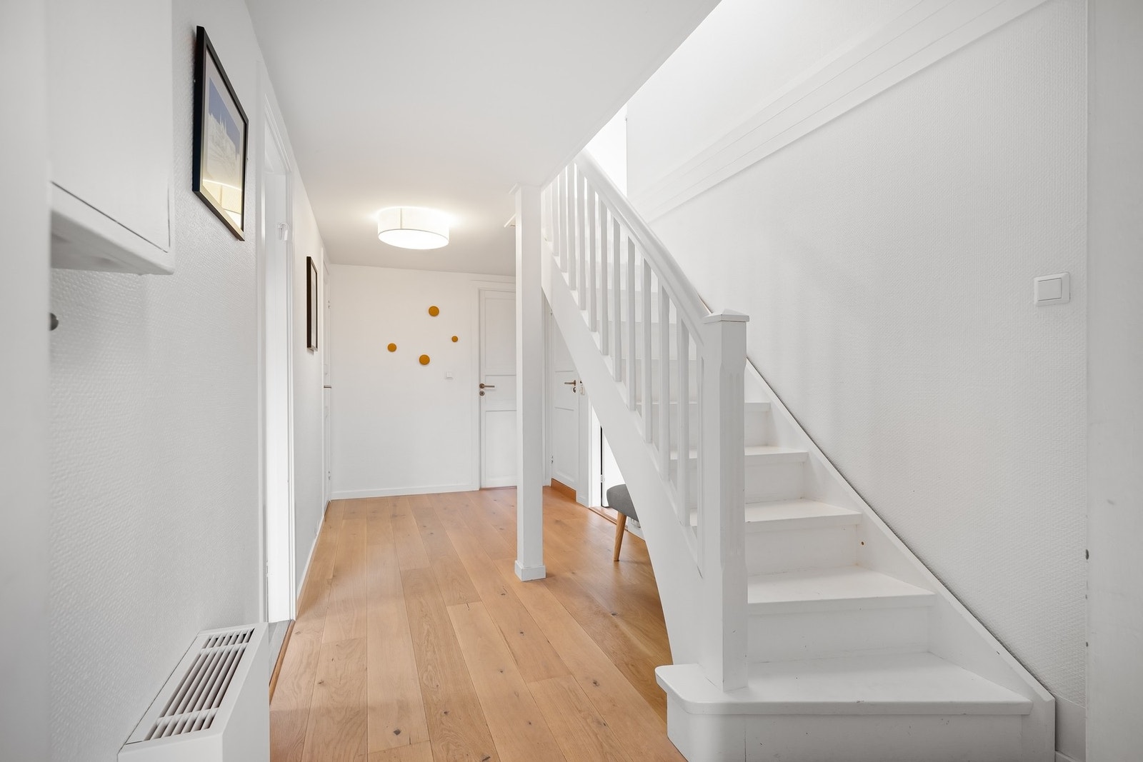 Trapperom/hall i underetasje Galleribilde