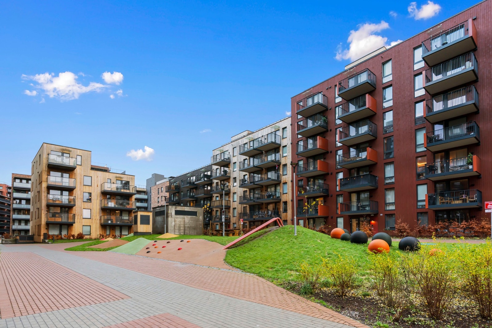 Hyggelig og representativt indre gårdsrom. Galleribilde