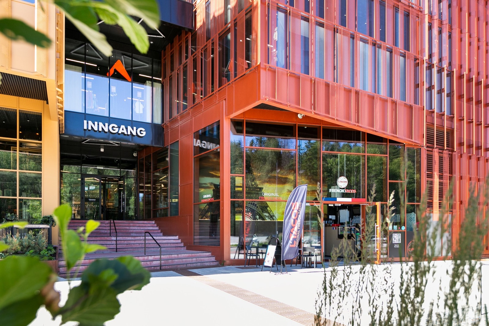 Senteret byr på alt du trenger i hverdagen, alt fra spisesteder til klesbutikker. Galleribilde