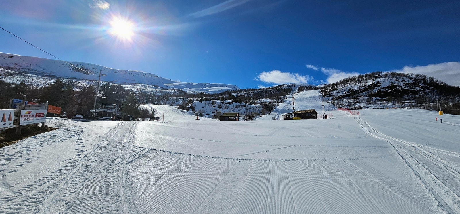 Fantastisk bakke i Jølster skisenter, perfekt for både store og små. Galleribilde