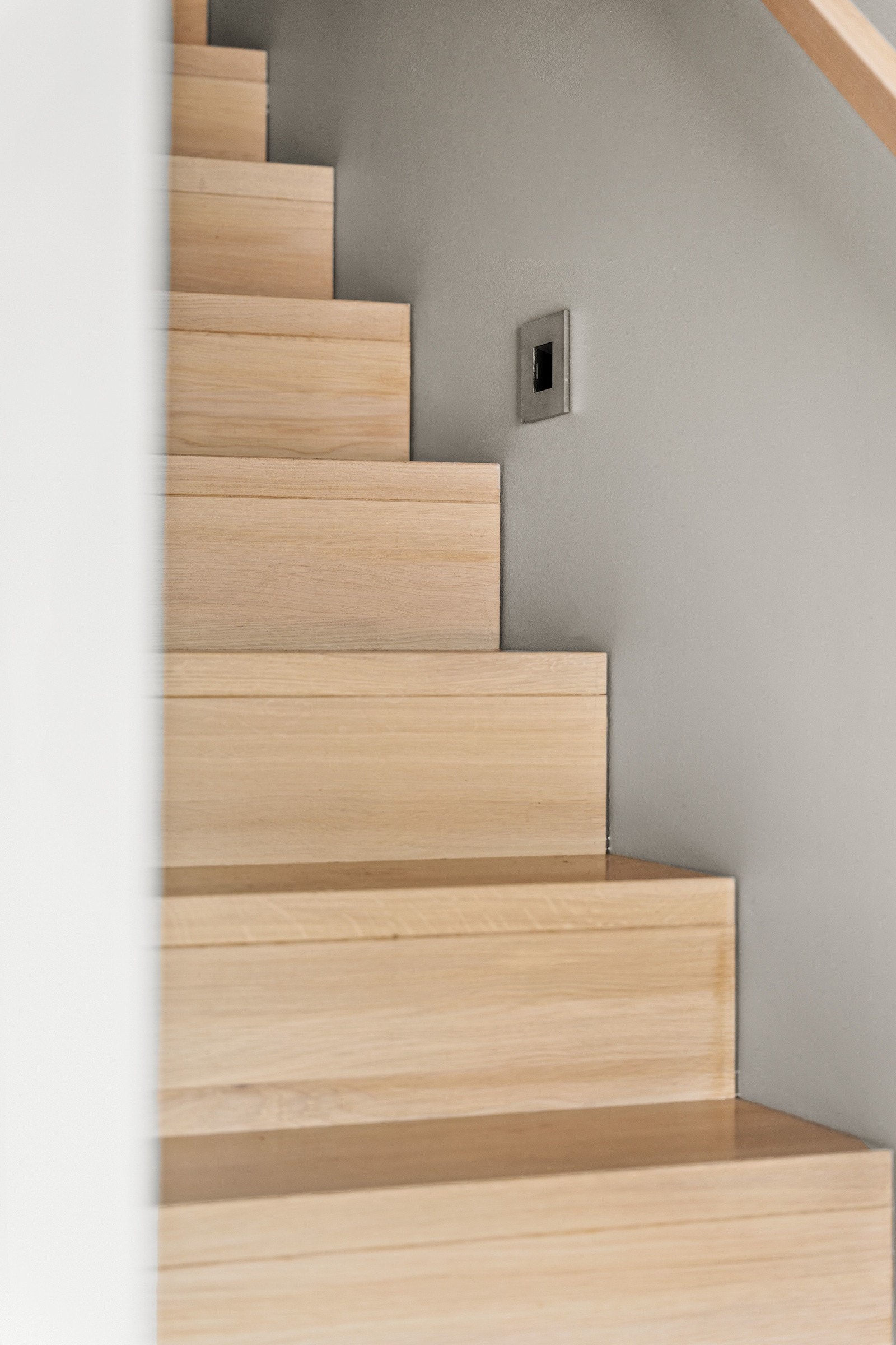 Lekker og solid trapp i lys eik Galleribilde