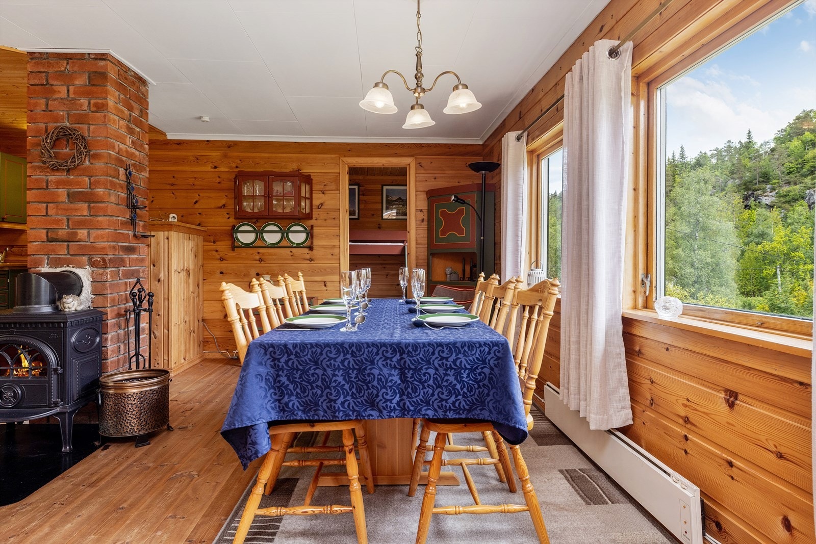 Stuen - vedovn installert Galleribilde