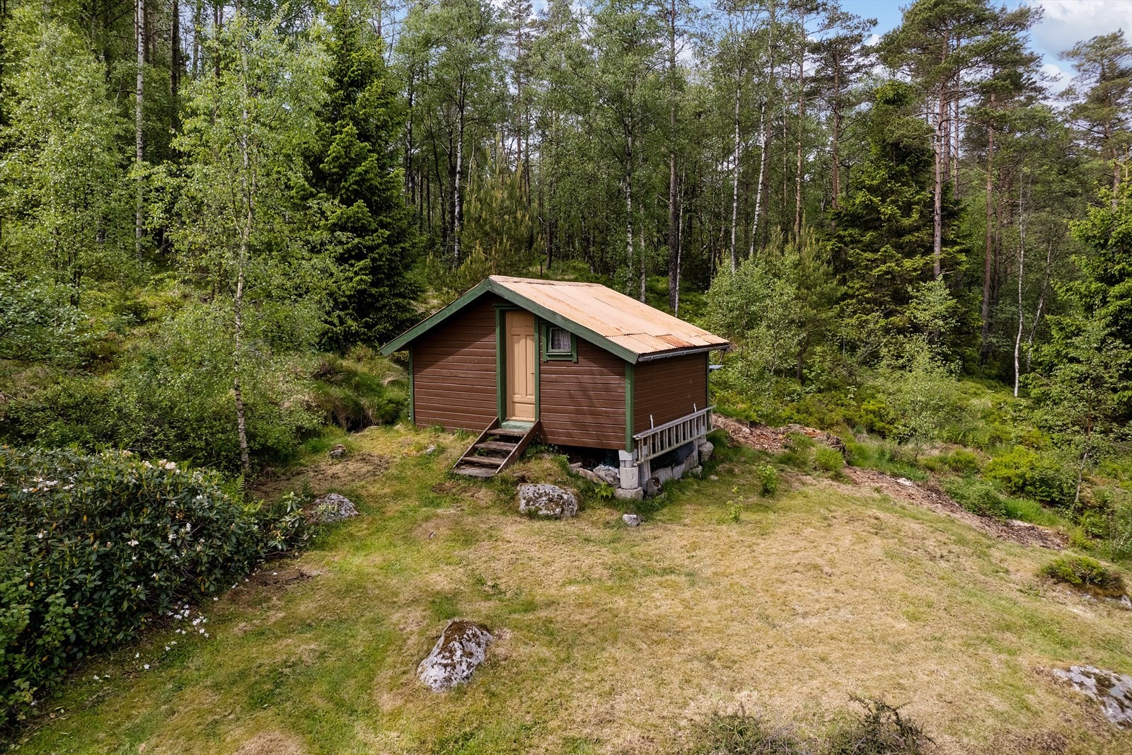 Enkelt lagerbygg - vedbod Galleribilde