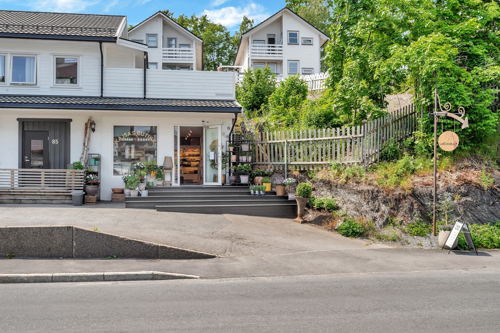 Delikatessebutikken Kajsas, som kan friste med de herligste småretter og mye annet godt. Galleribilde