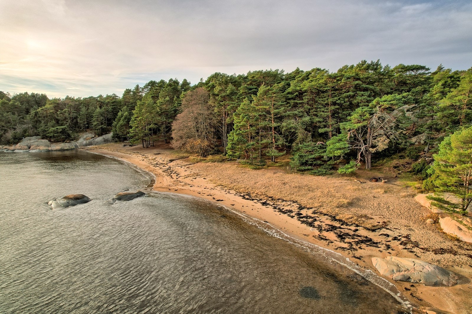 I Døvika er det opparbeidet en gapahuk og dette er et sted å bruke hele året. Galleribilde