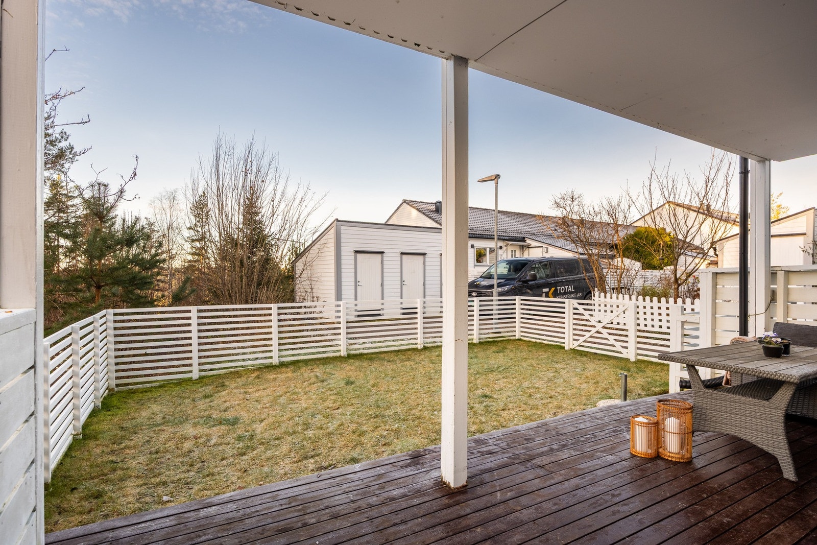 Terrassen er på hele 16 kvm. Galleribilde