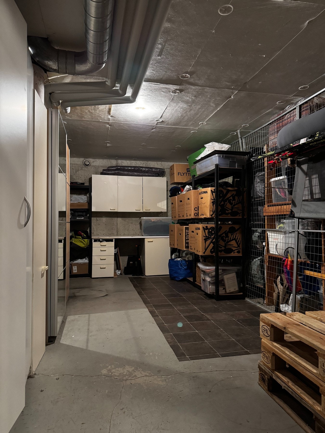 17 m² bod! Denne fine boden ligger i underetasjen og fremstår som tørr og fin. Galleribilde