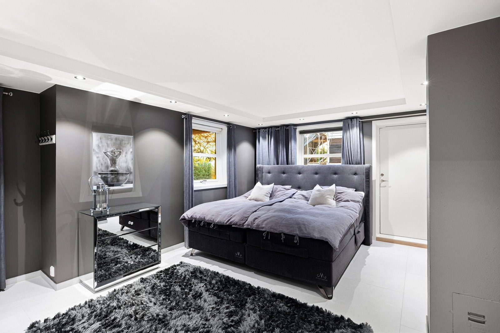 Rommet er i dag innredet som et soverom. Denne delen av boligen har også et enkelt kjøkken samt direkte adkomst til eget bad. Galleribilde