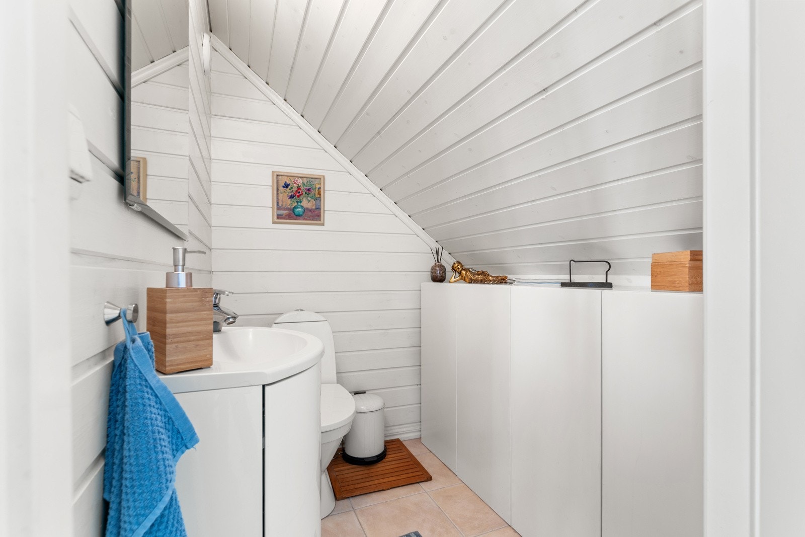 Et lite praktisk toalett i 2. etasjen Galleribilde