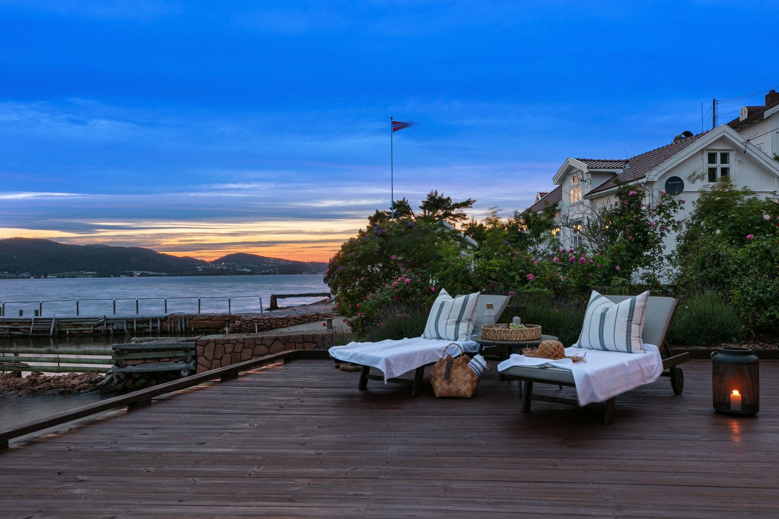 Mange møbleringsmuligheter på de store terrassearealene Galleribilde