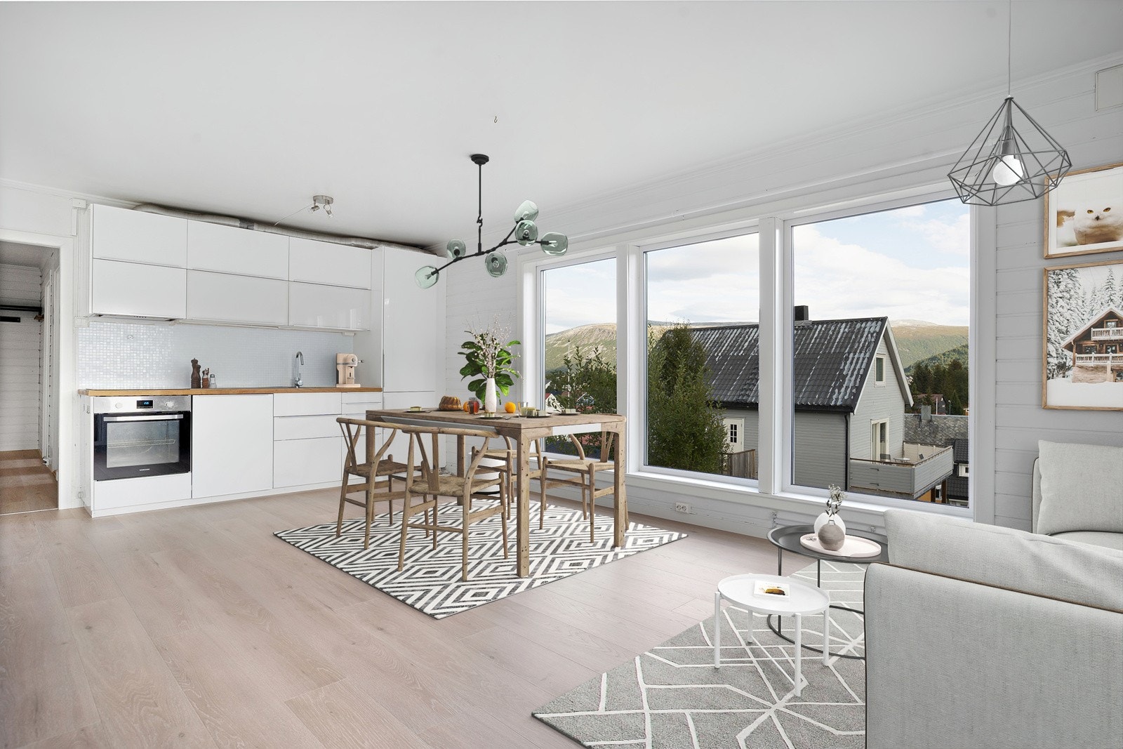 Stue/kjøkken med fantastisk utsikt. Illustrasjonsfoto 3D-møblering, avvik kan forekomme.