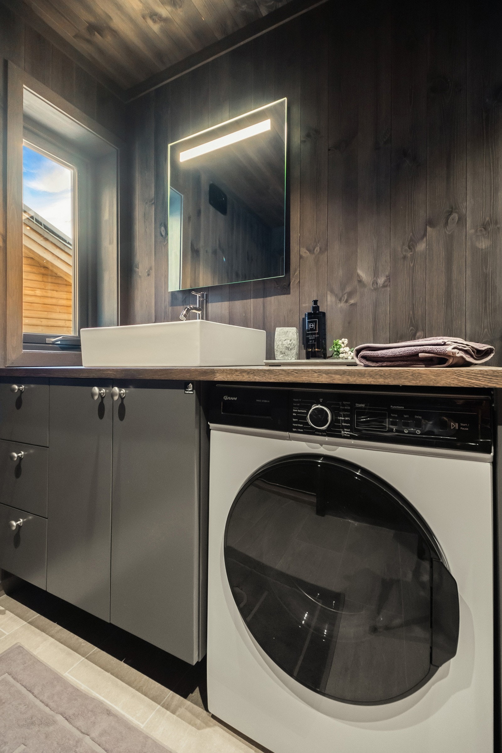 Opplegg til vaskemaskin, praktisk når man skal være på hytta over flere dager Galleribilde