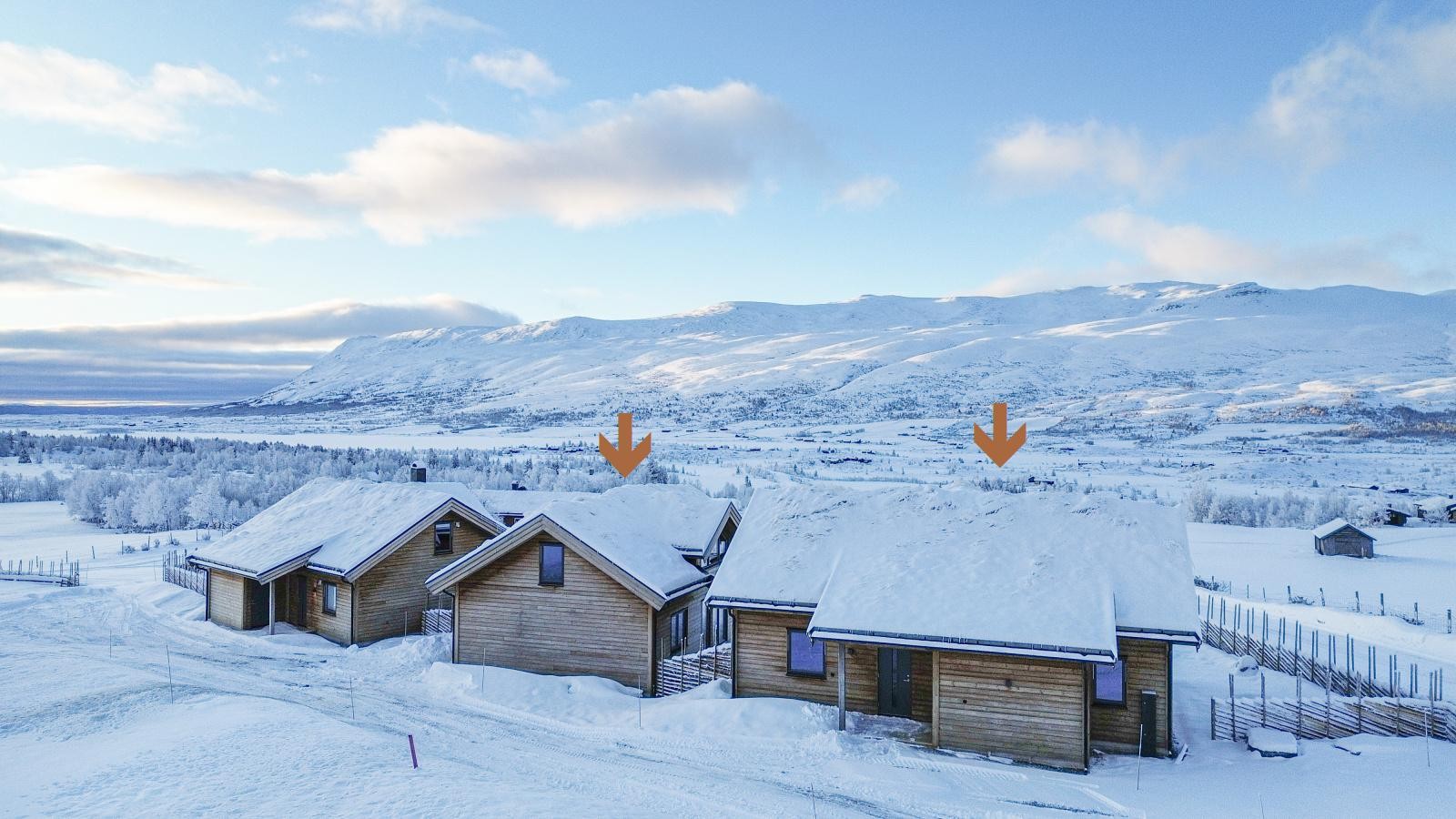 En spektakulær utsikt fra eiendommen også vinterstid. Her mot mektige og majestetiske fjell Galleribilde