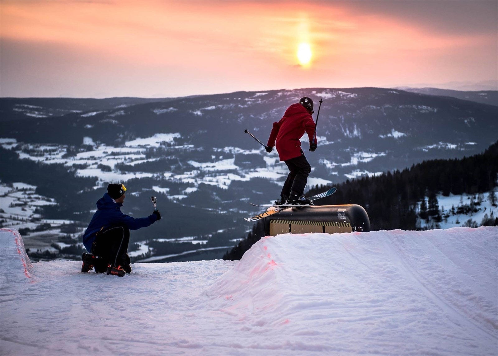 Valdres Alpinsenter ligger ca.10 minutters kjøring fra tomta, eller en kan kjøre ca. 2,6 km opp til Fjellstølheisen, som også er en del av anlegget. (Foto: Valdres Alpinsenter) Galleribilde
