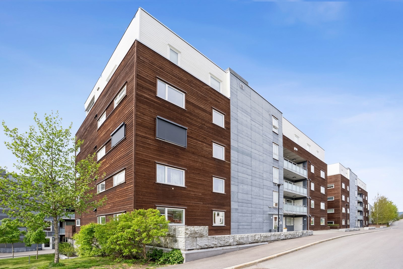 Leiligheten har en fin beliggenhet på enden i 1.etasje. Galleribilde