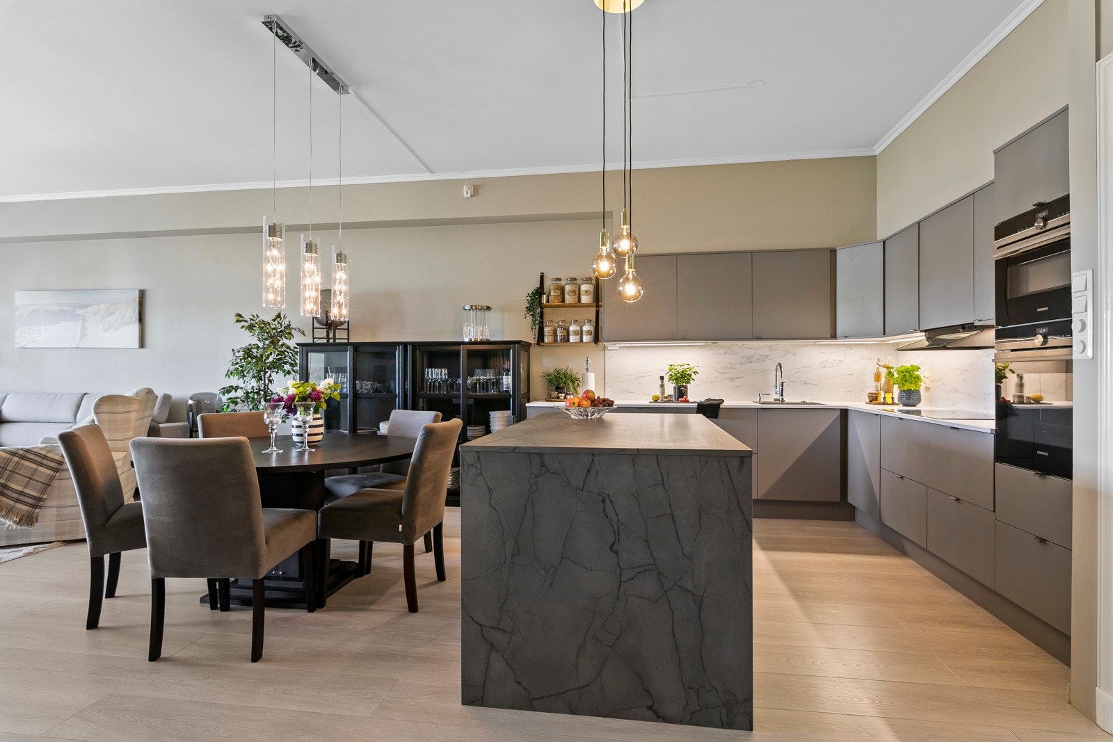 Kjøkken og spiseplass Galleribilde