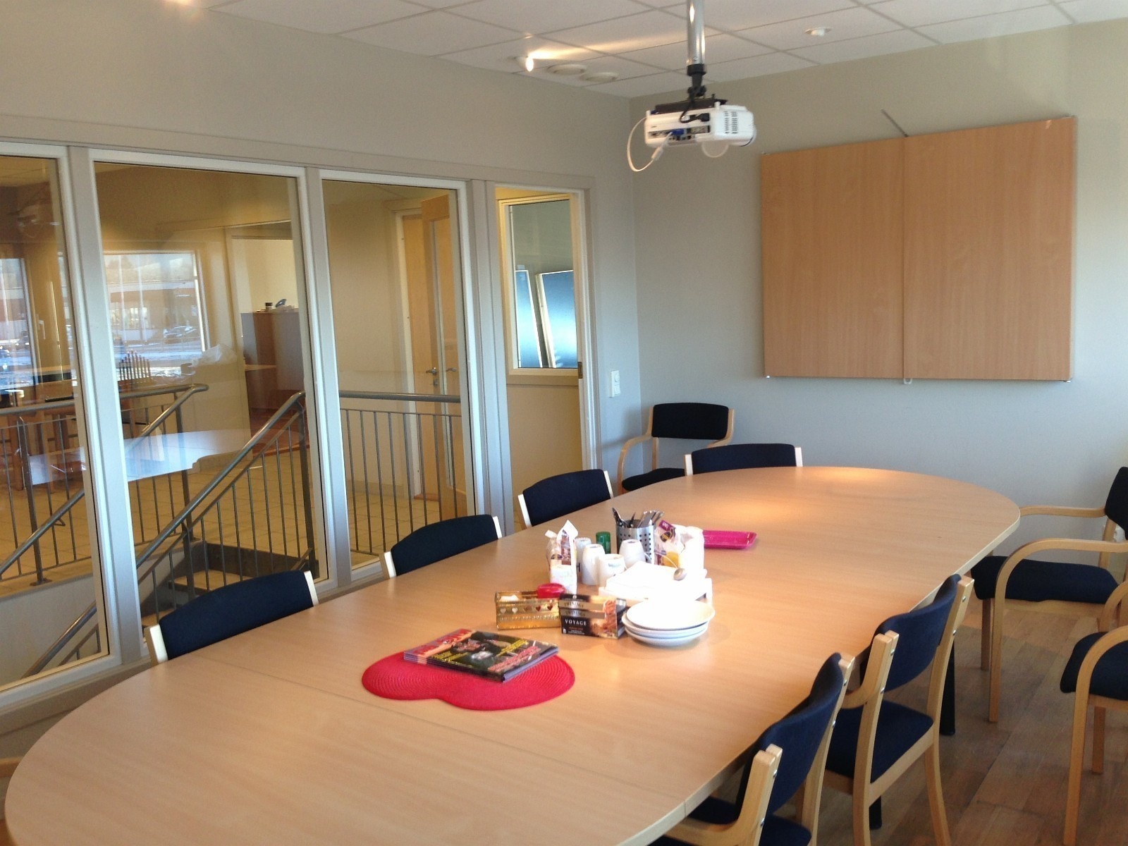 Møterom i kontorfellesskap.
To ledig kontor i kontorfellesskap i Knivsøveien 4 Galleribilde