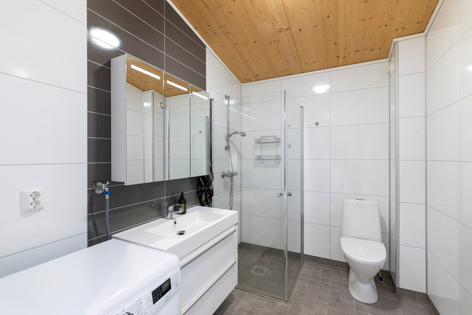 Bad/ wc med opplegg for vaskemaskin. Galleribilde