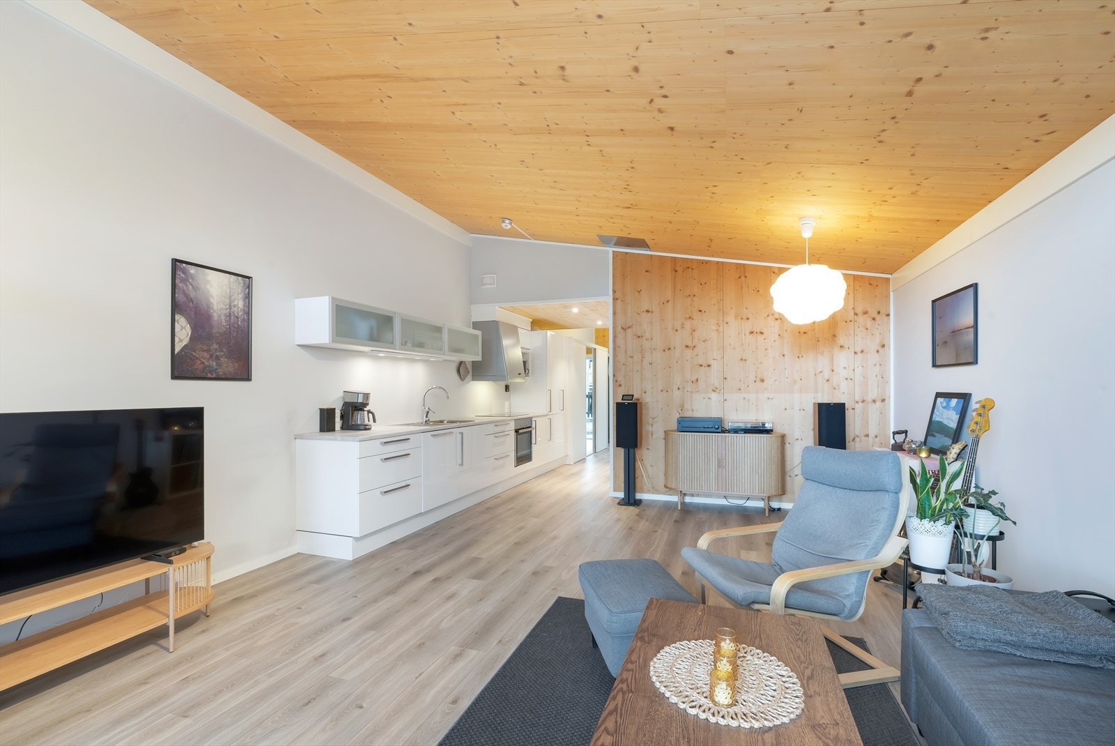 Massivtre i himling. Galleribilde