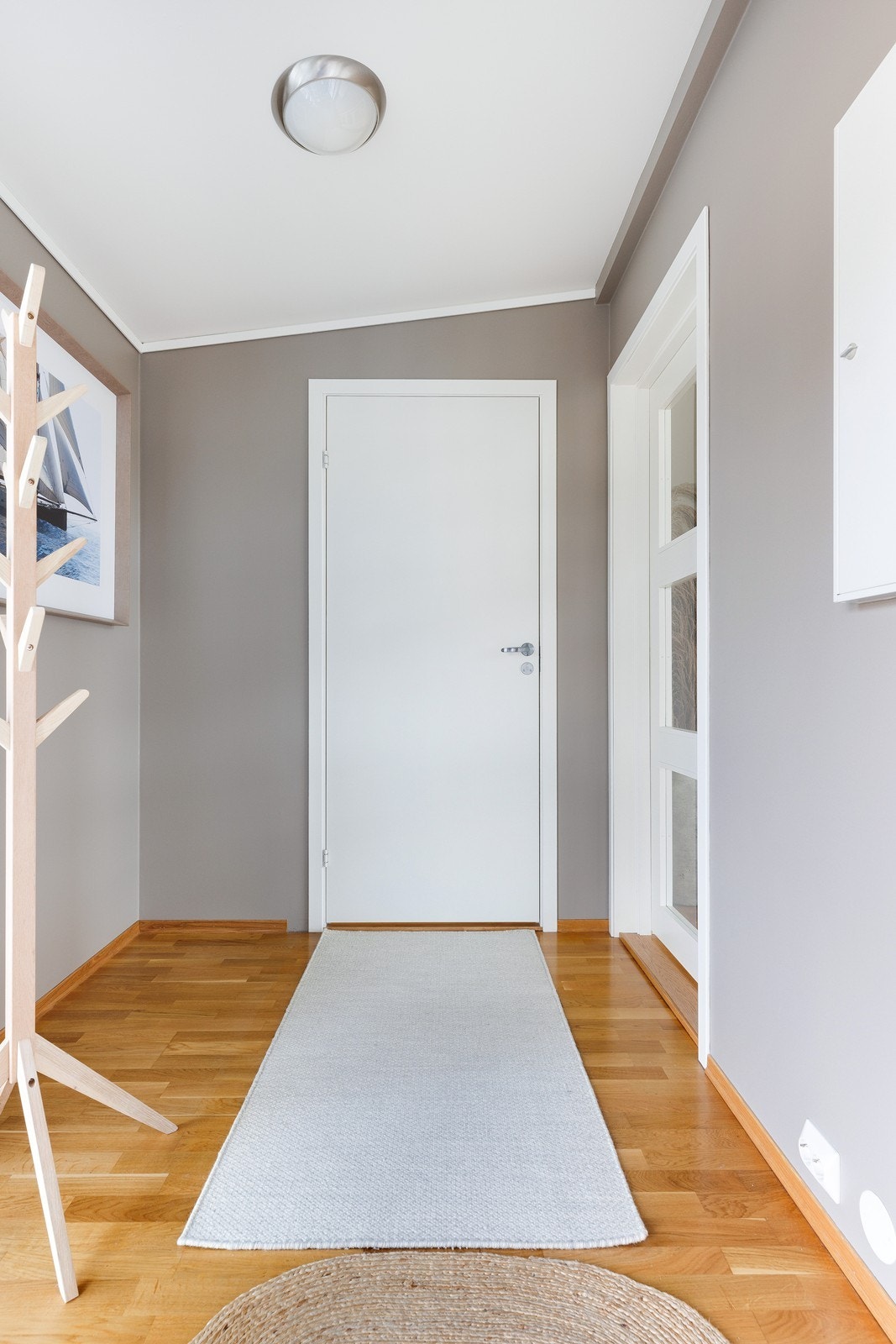 Entré/gang - med gjestetoalett like ved. Galleribilde