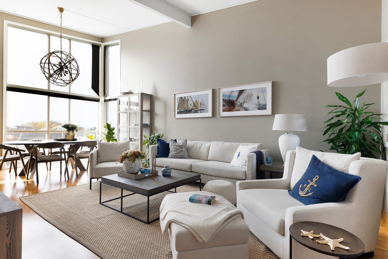 Boligen fremstår som velhold med gode løsninger. Galleribilde