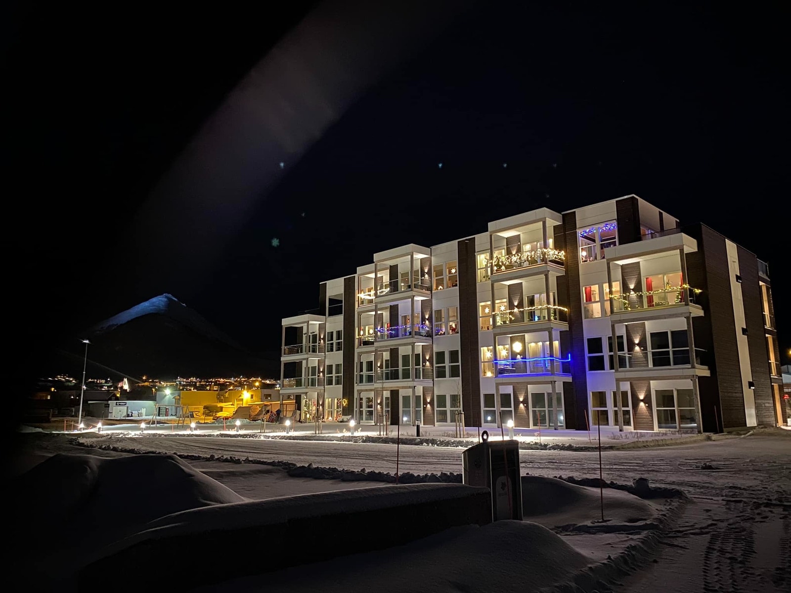 Melandgården om vinteren Galleribilde