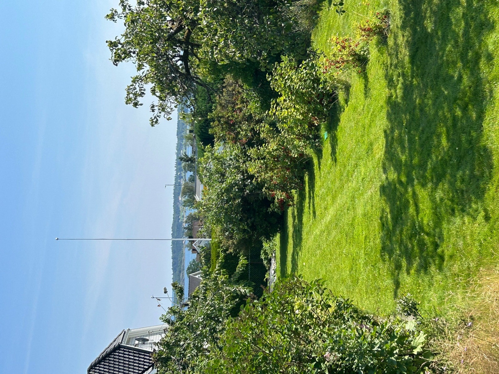 Mens dette bildet er tatt en vakker sommerdag med Bastøy i bakkant Galleribilde
