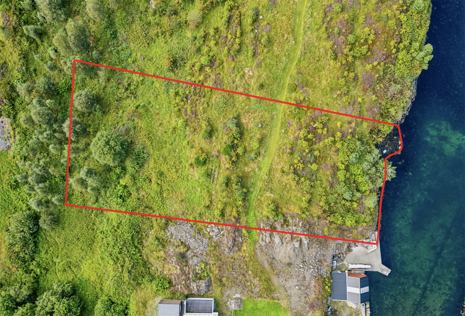 DNB Eiendom v/Joakim Steine har gleden av å presentere en unik mulighet i Kvednavikvegen. Galleribilde