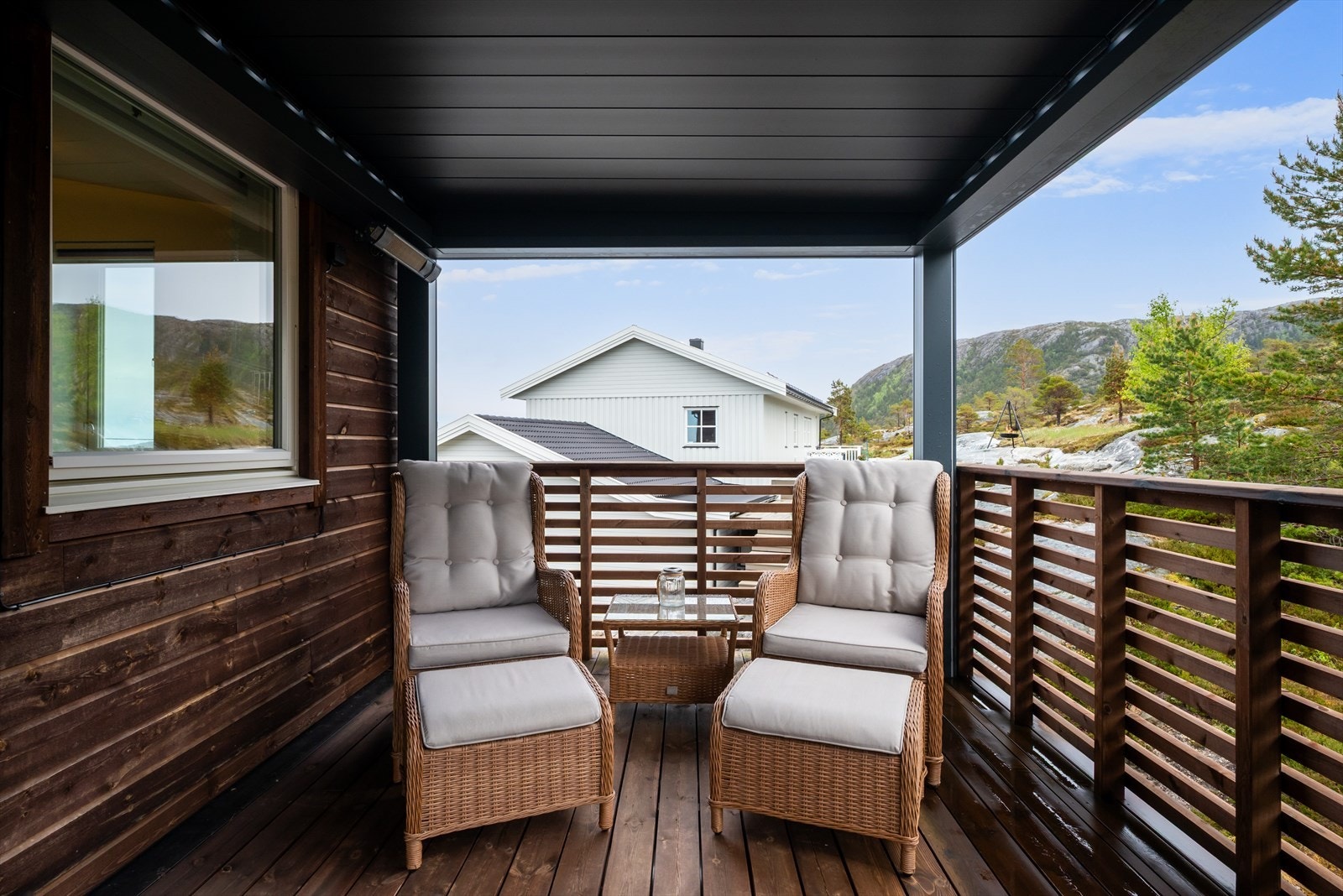 Her er det fint å ta med kaffekoppen ut på finværsdagene. Galleribilde