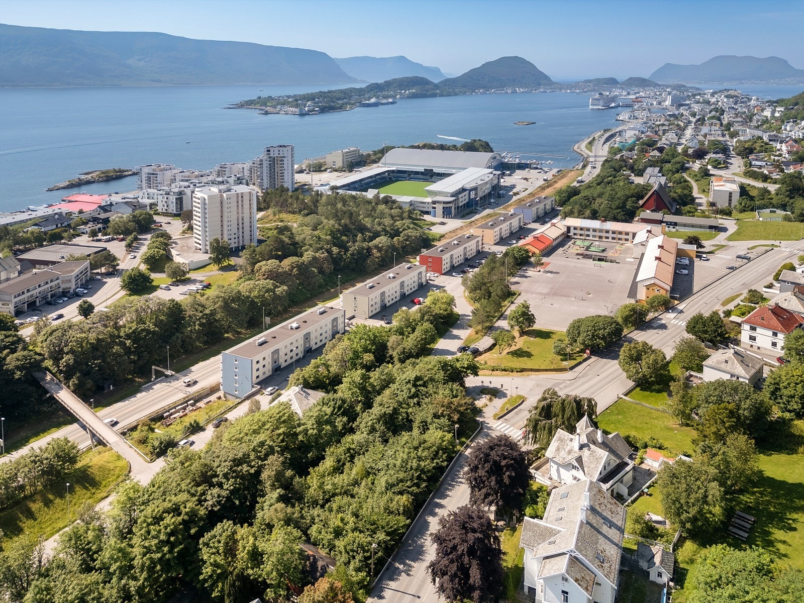 Dronefoto av nærområdet Galleribilde