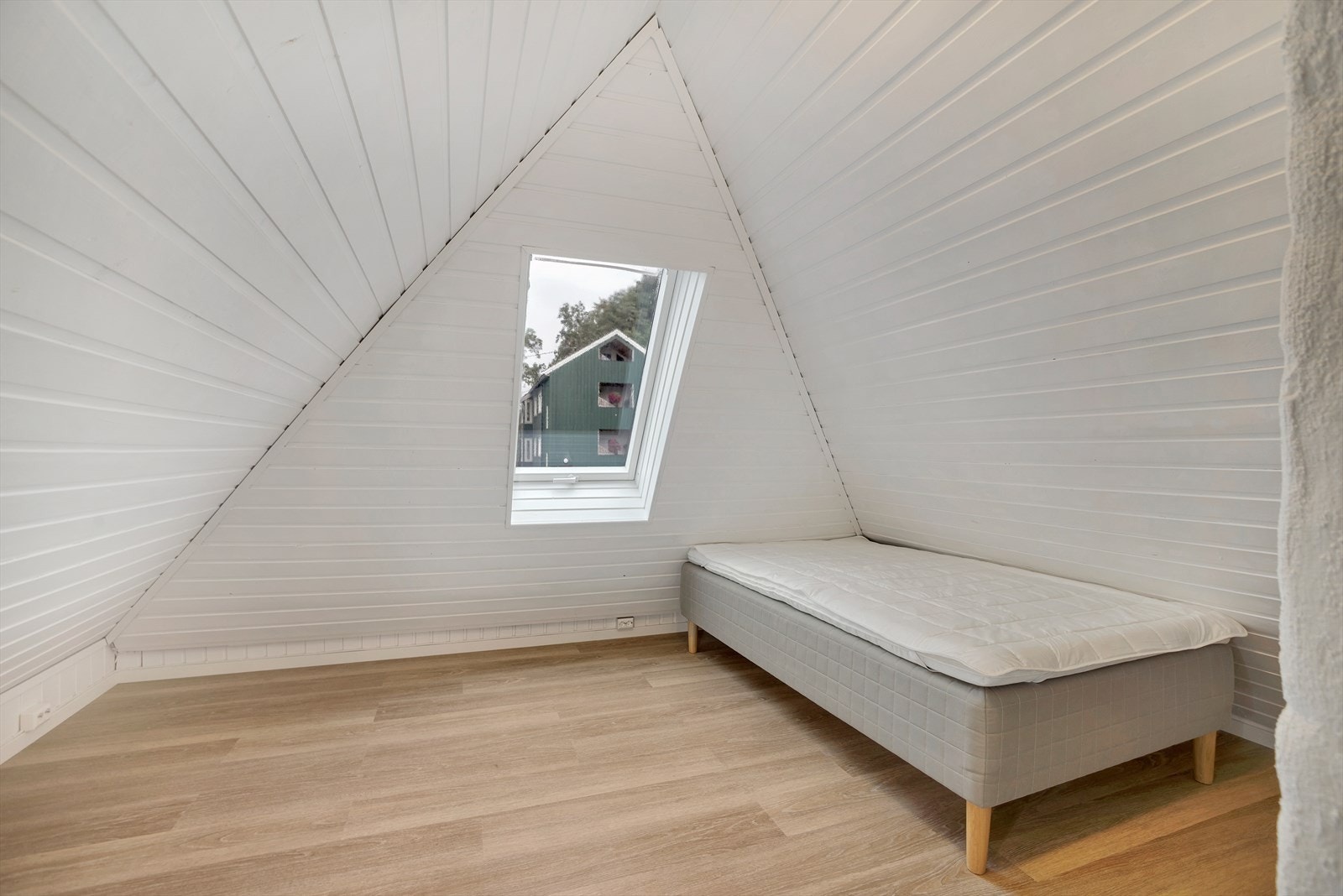 Soverom 6 er på 7m² og ligger i tilknytning til loftstue. Galleribilde