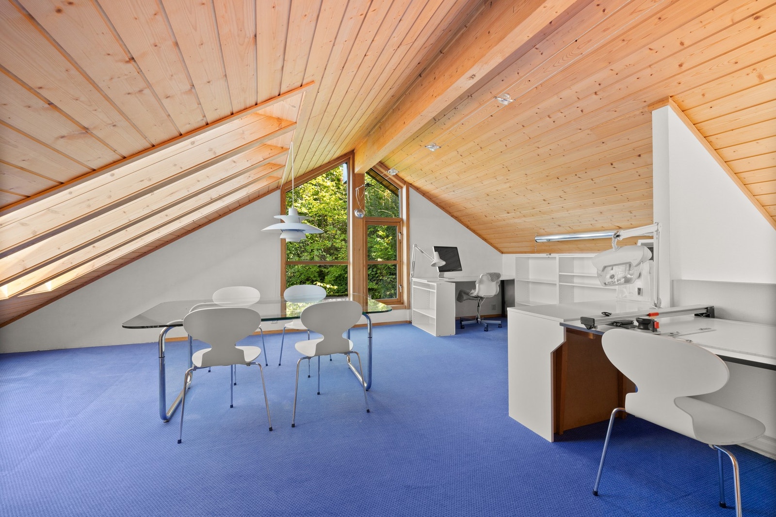 Lys og innbydende hems - et perfekt ekstra oppholdsrom for avslapning, hjemmekontor eller lek. Galleribilde