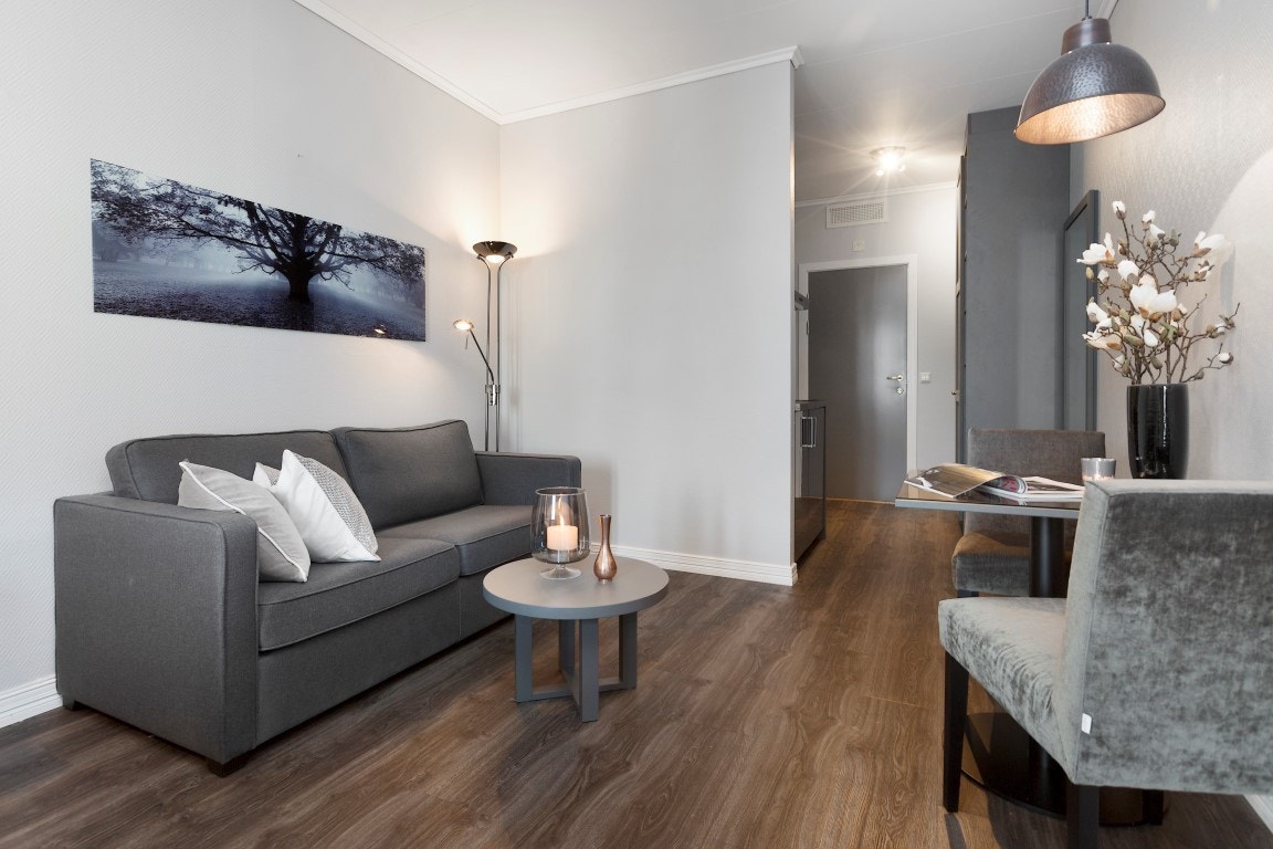 Eget frokostbord og sofakrok Galleribilde