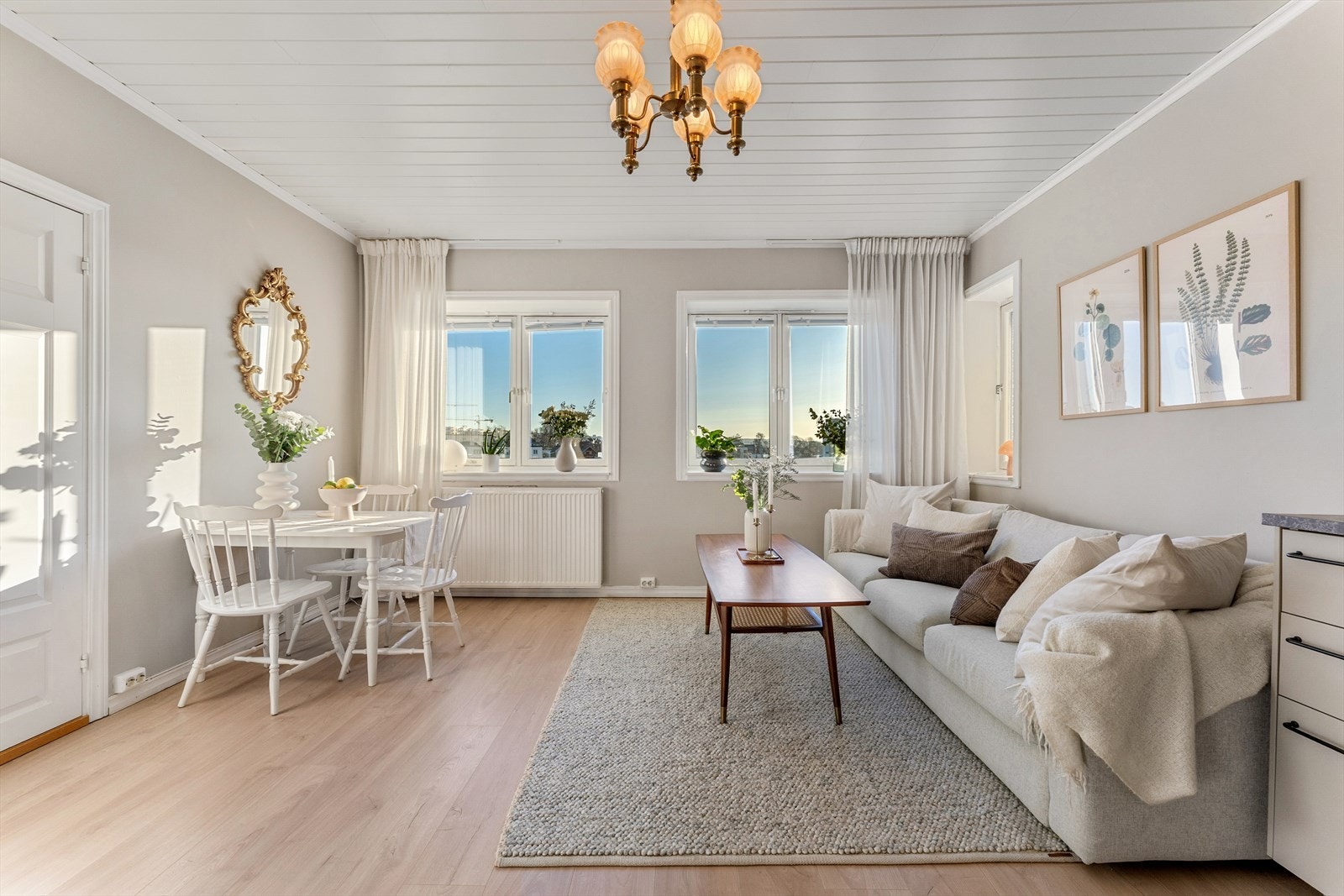 Betydelig oppgradert den siste tiden med blant anent nytt bad, kjøkken og nyoppussede overflater. Galleribilde